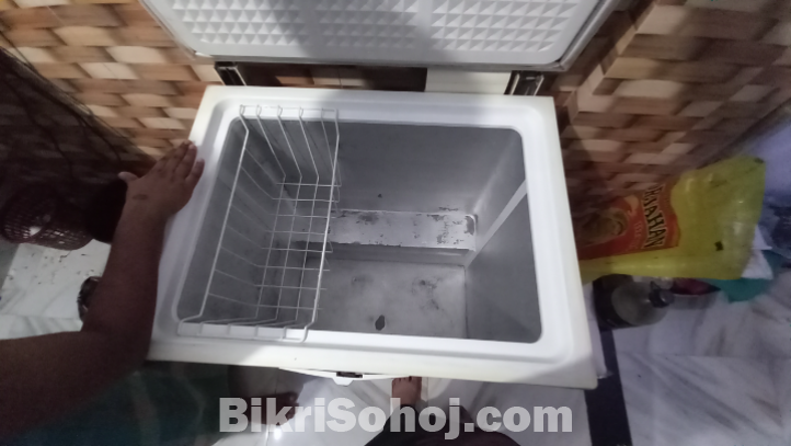 Deep freezer